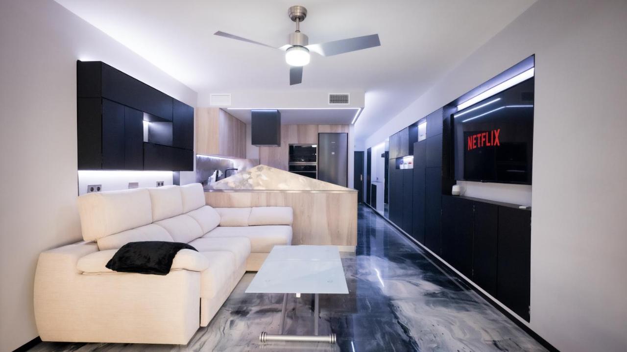 La Farola - Luxury Domotic Flat In Puerto Deportivo Apartmán